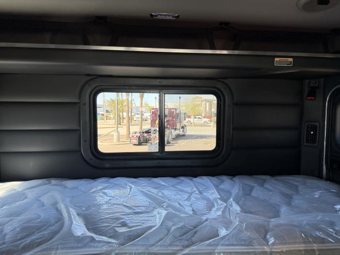 2027 Peterbilt 589-21