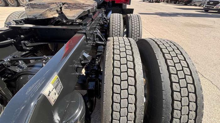 2024 Peterbilt 579-8