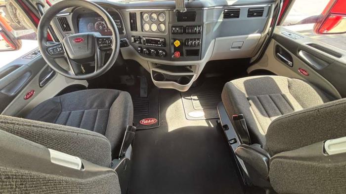 2024 Peterbilt 579-18