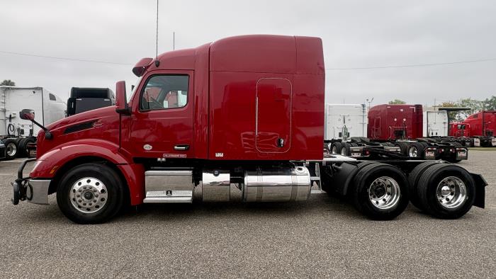 2022 Peterbilt 579-2