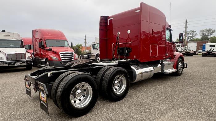 2022 Peterbilt 579-5