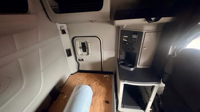 2022 Peterbilt 579-12