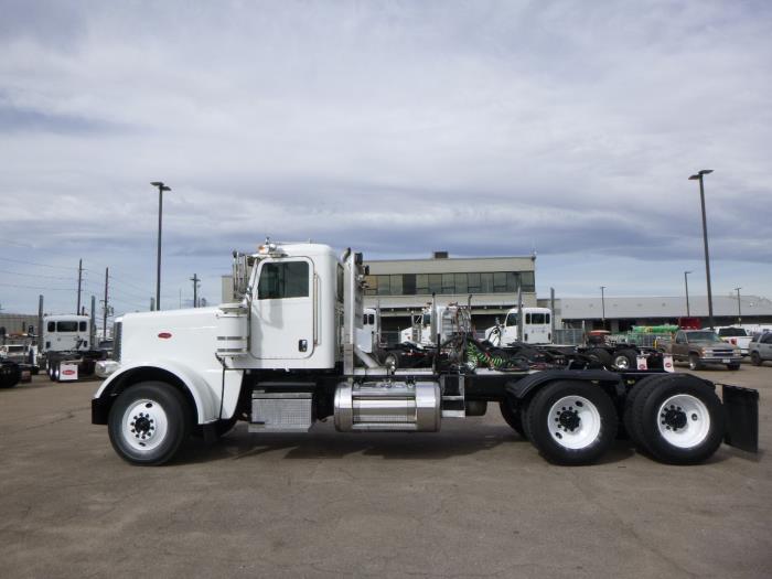 2016 Peterbilt 389-1