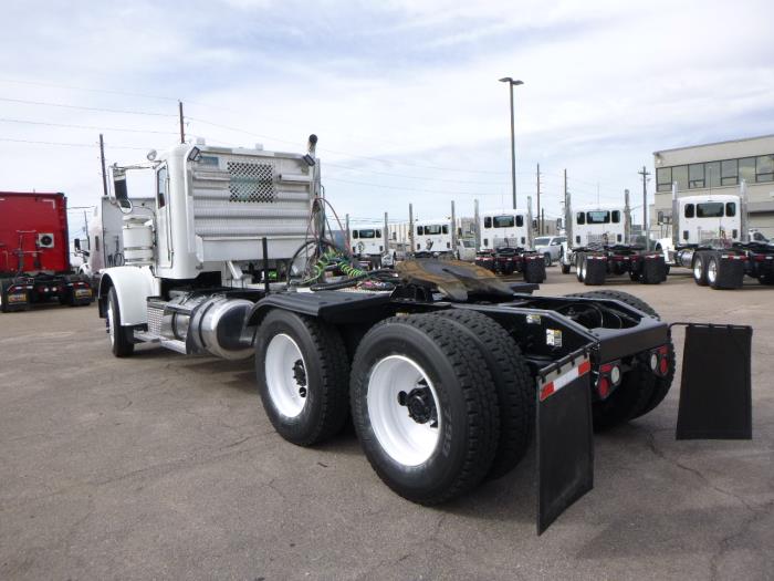 2016 Peterbilt 389-2