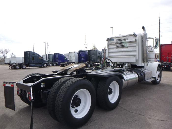 2016 Peterbilt 389-4