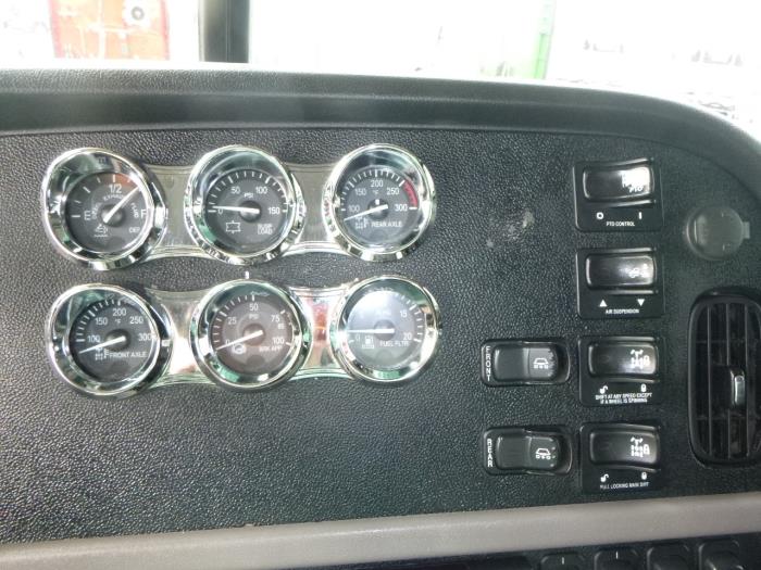 2016 Peterbilt 389-13