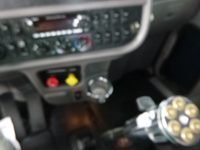 2016 Peterbilt 389-15