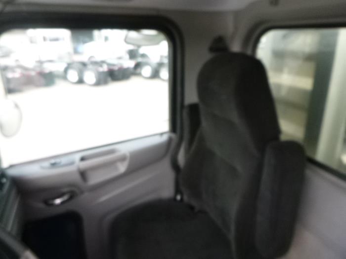 2016 Peterbilt 389-17