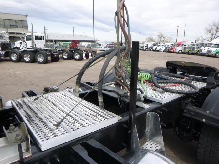 2016 Peterbilt 389-26