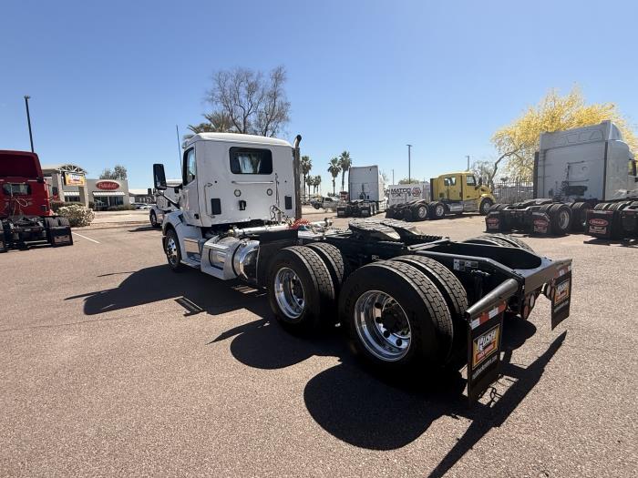 2023 Peterbilt 579-2