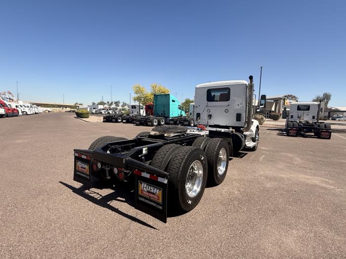 2023 Peterbilt 579-4