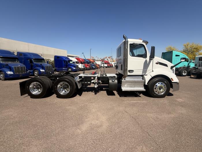 2023 Peterbilt 579-5