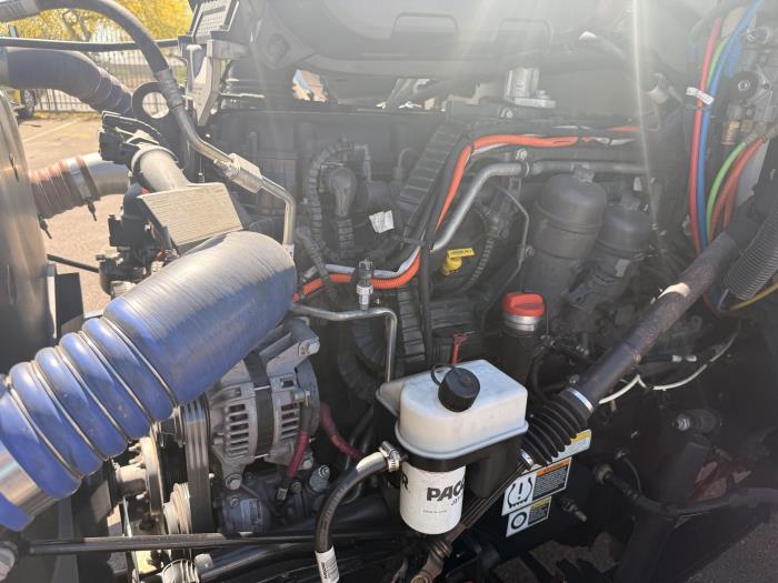 2023 Peterbilt 579-8