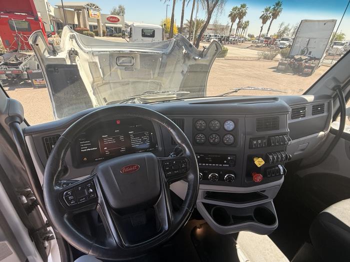 2023 Peterbilt 579-11