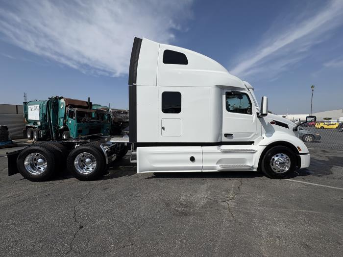 2027 Peterbilt 579-4