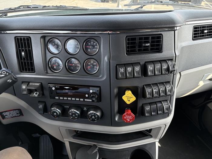 2027 Peterbilt 579-12