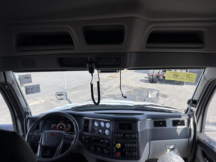 2027 Peterbilt 579-17