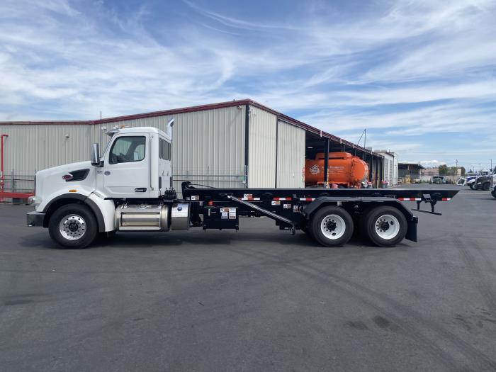 2027 Peterbilt 567-12