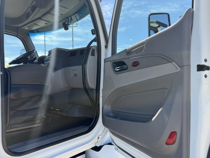 2021 Peterbilt 579-21