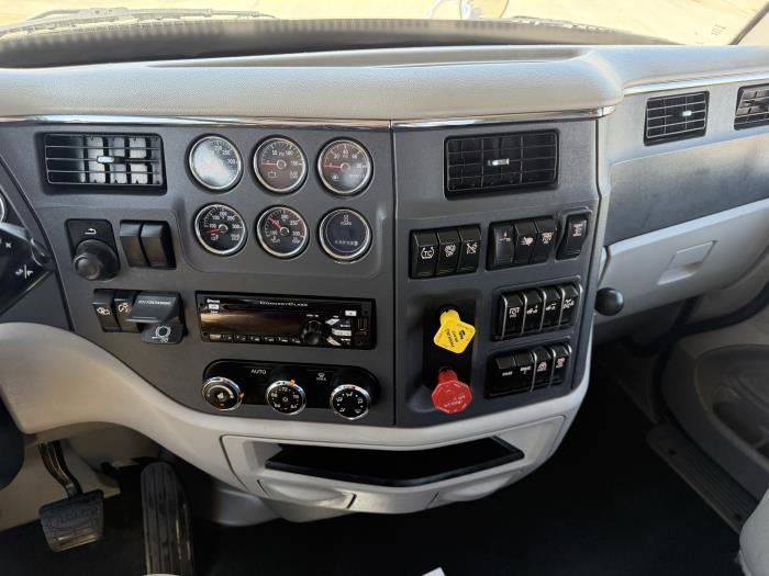 2021 Peterbilt 579-28