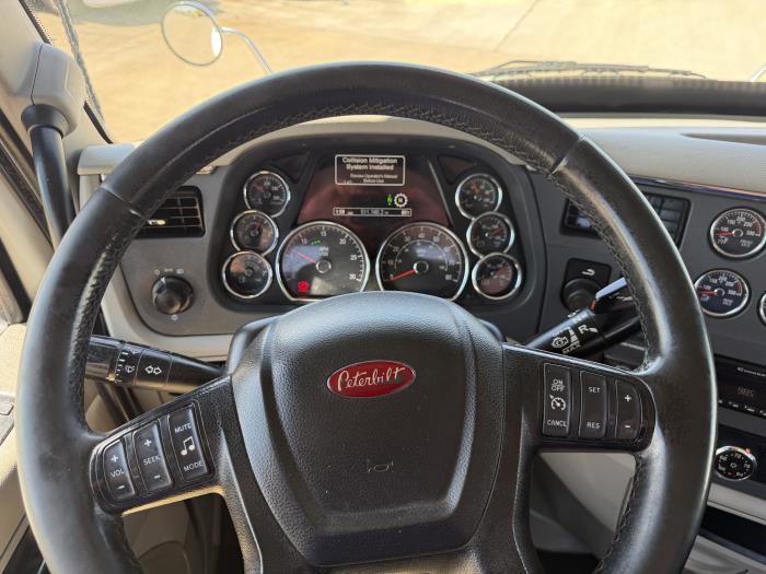 2021 Peterbilt 579-29