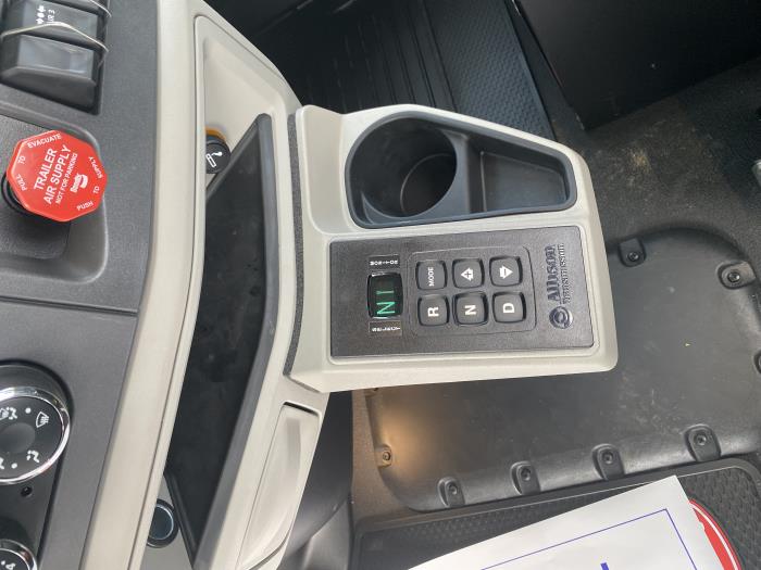 2026 Peterbilt 567-13