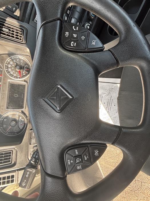 2019 International LT625-8