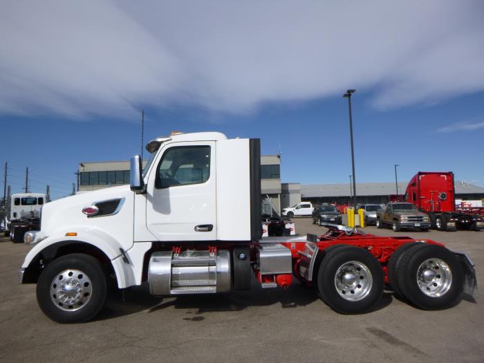 2023 Peterbilt 567-1