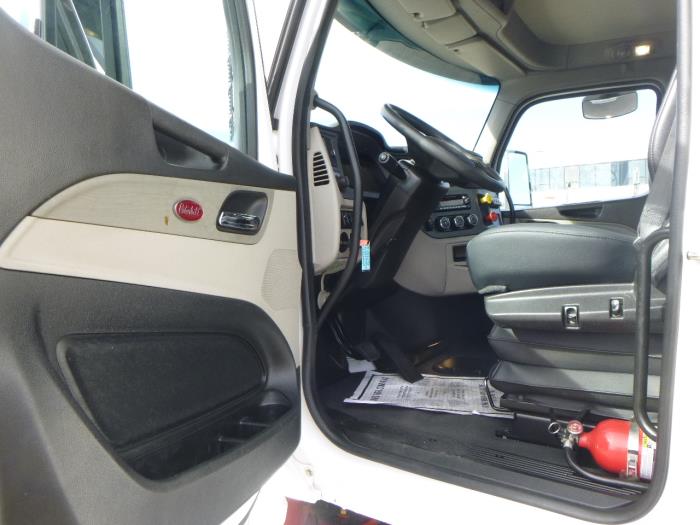 2023 Peterbilt 567-11