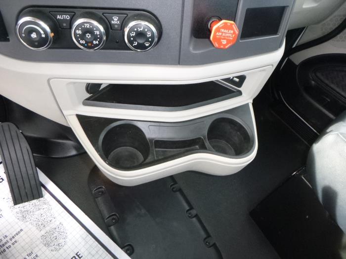 2023 Peterbilt 567-15