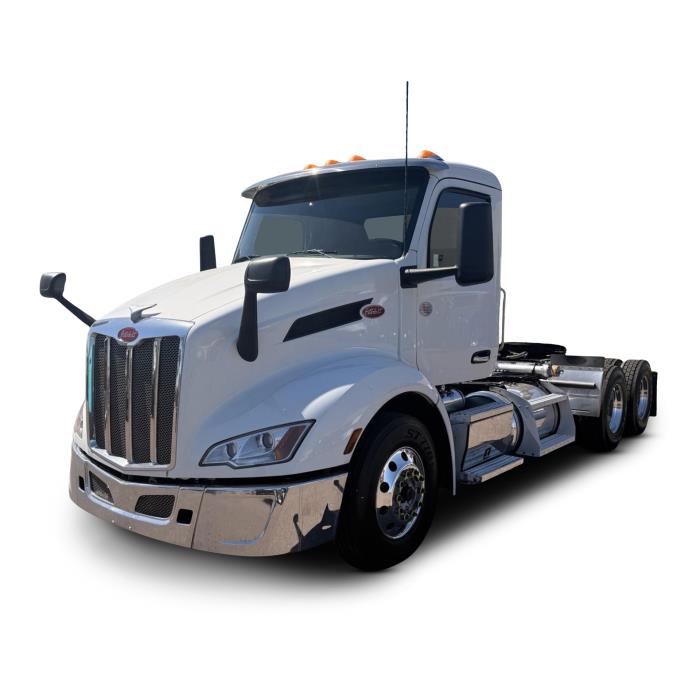 2023 Peterbilt 579 - image 1