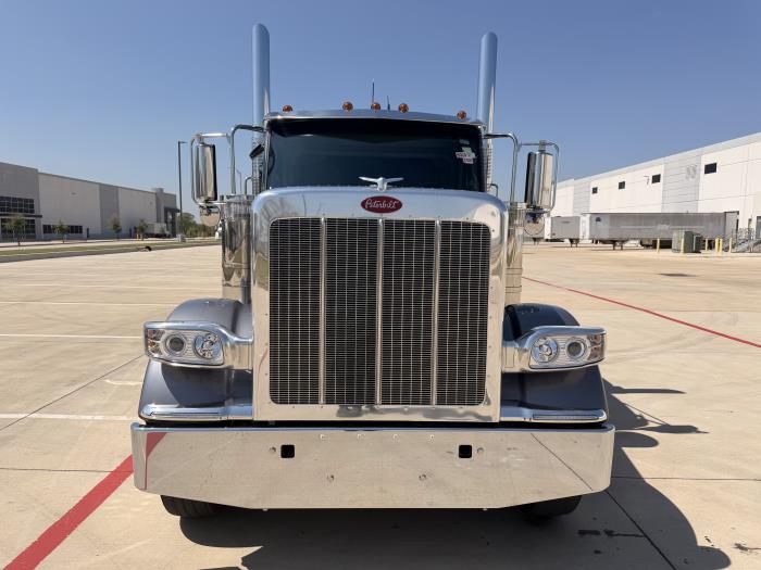 2027 Peterbilt 589-2