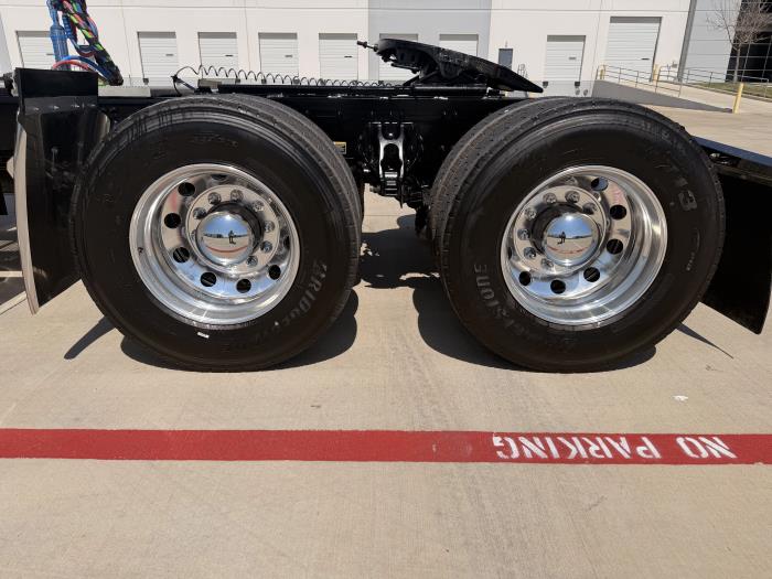 2027 Peterbilt 589-10