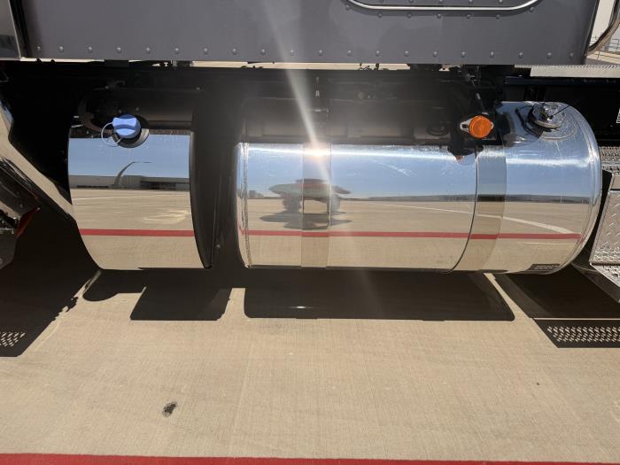 2027 Peterbilt 589-13