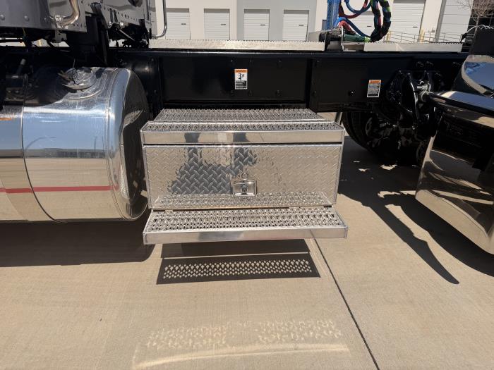 2027 Peterbilt 589-14