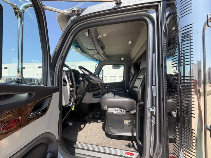 2027 Peterbilt 589-19