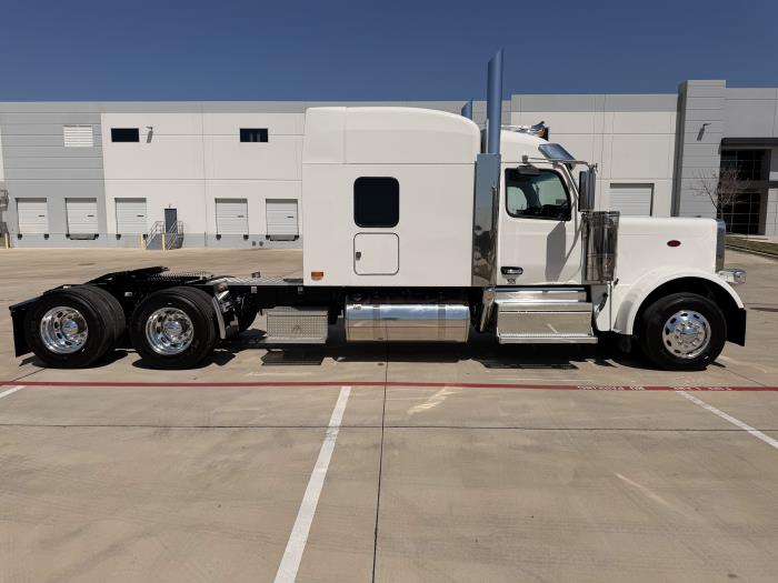 2027 Peterbilt 589-4