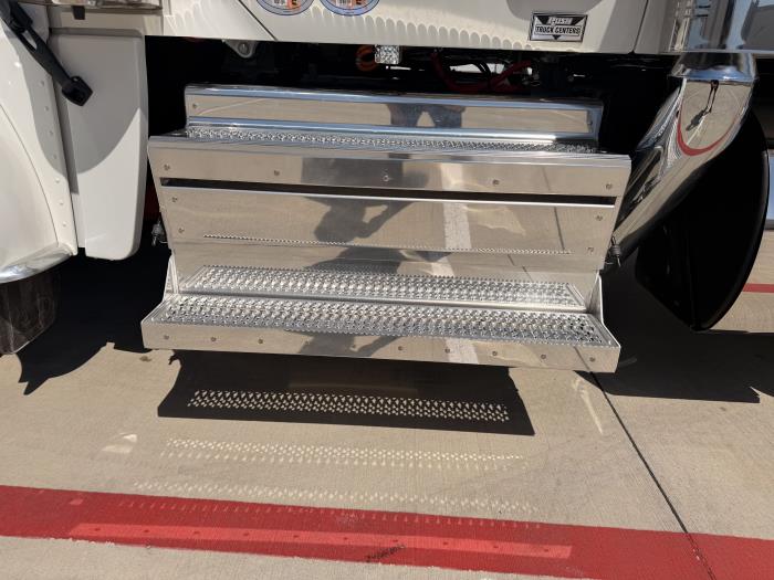 2027 Peterbilt 589-13