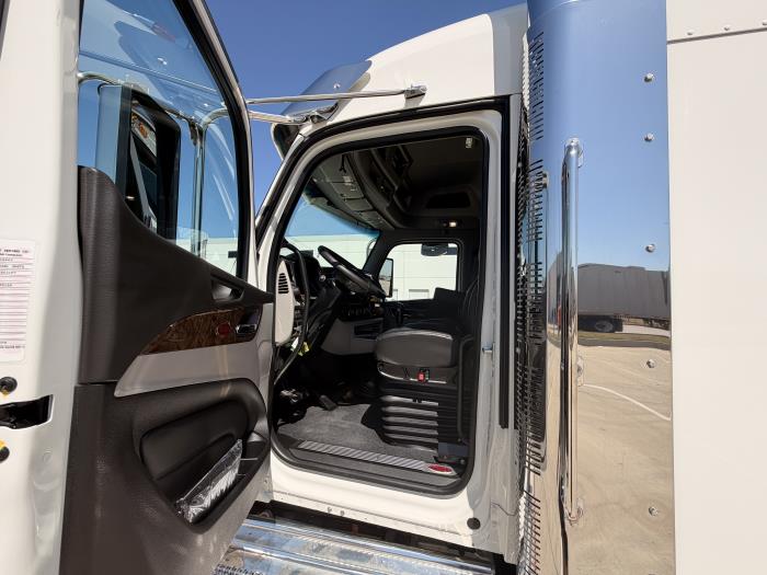 2027 Peterbilt 589-20