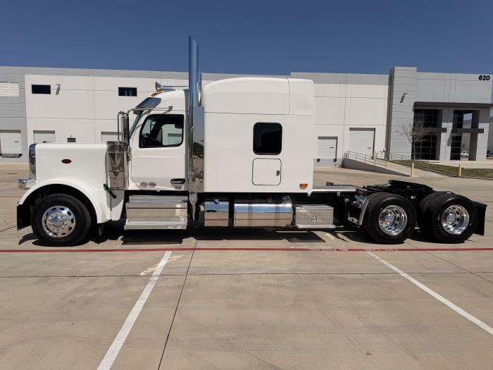 2027 Peterbilt 589-8