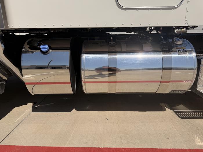 2027 Peterbilt 589-14