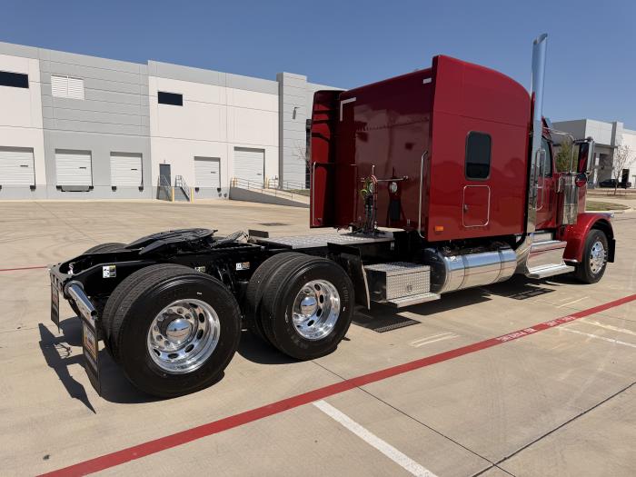 2027 Peterbilt 589-4