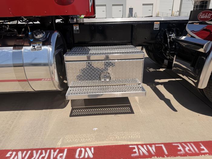 2027 Peterbilt 589-13