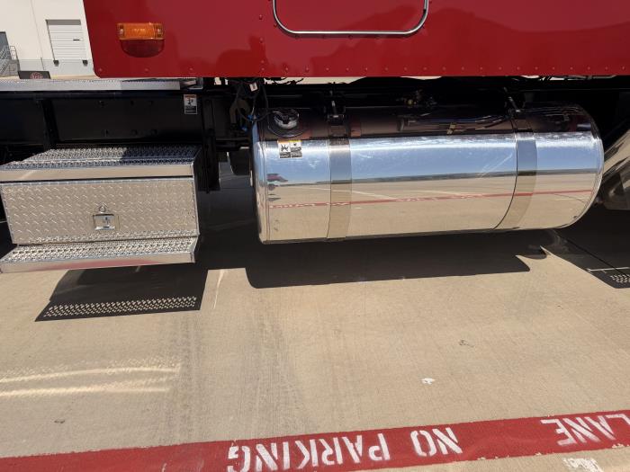 2027 Peterbilt 589-16