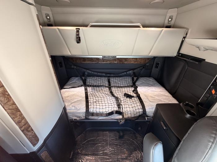 2027 Peterbilt 589-22