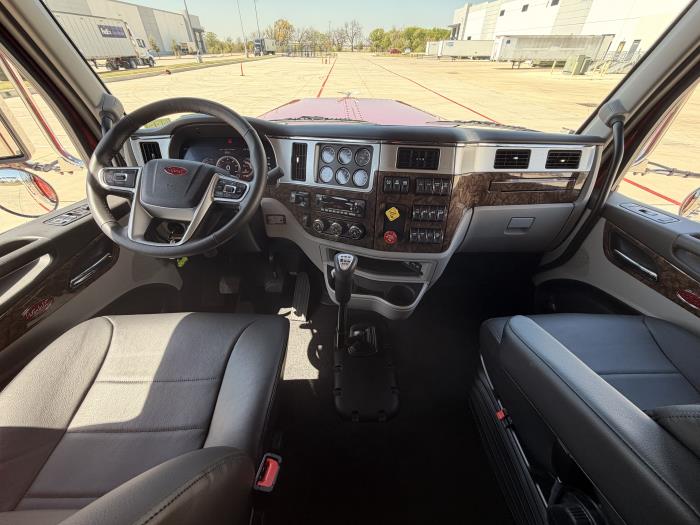 2027 Peterbilt 589-25