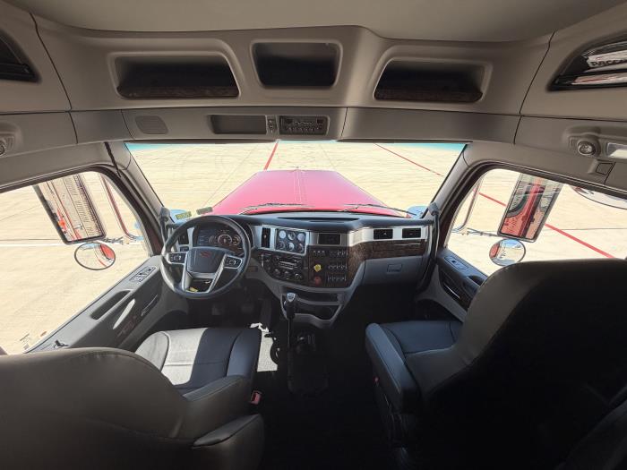 2027 Peterbilt 589-26