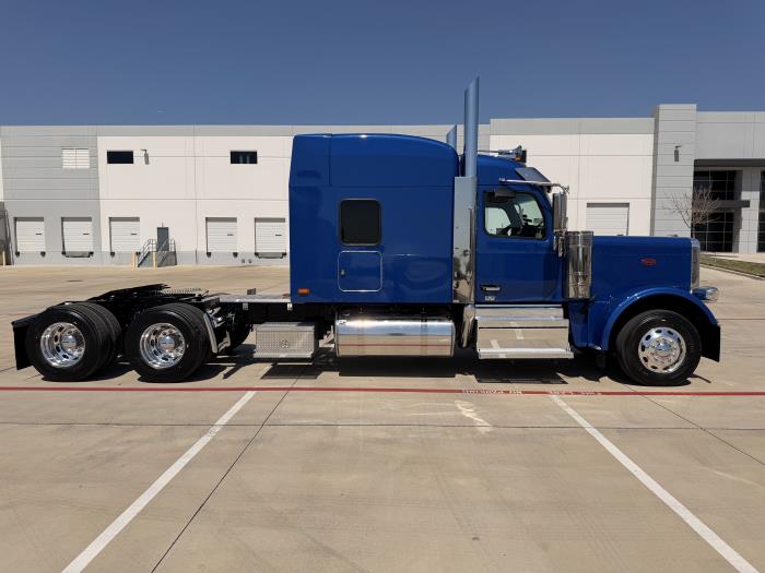 2027 Peterbilt 589-4