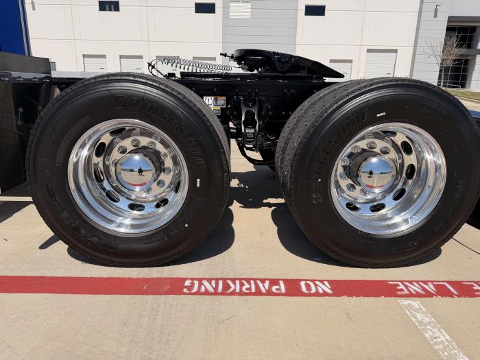 2027 Peterbilt 589-10