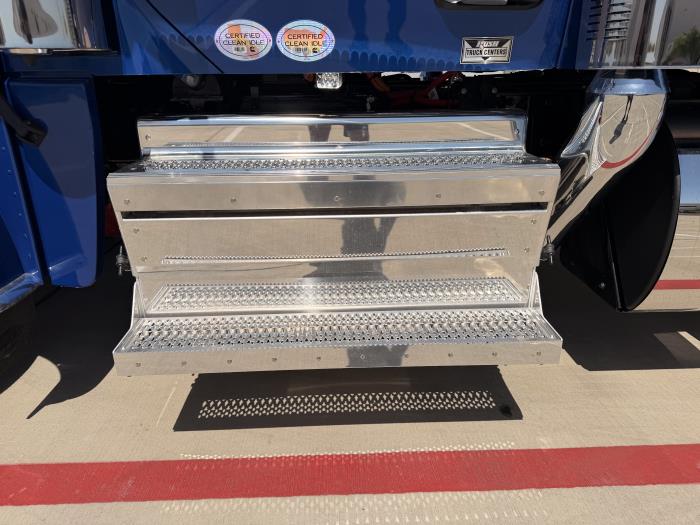 2027 Peterbilt 589-12